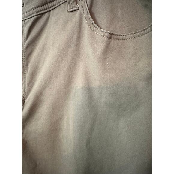 Chico’s The Platinum Crop Pants Plus Size Olive Green Large 14 Capri - Picture 3 of 5